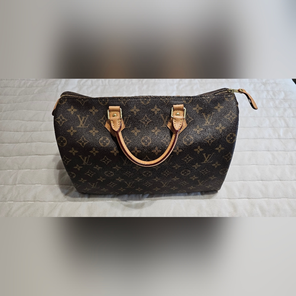 Louis Vuitton Speedy 35 Signature Monogram